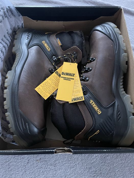 DeWALT работни обувки чисто нови