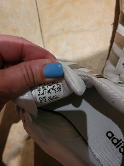 Оригинални маратонки adidas