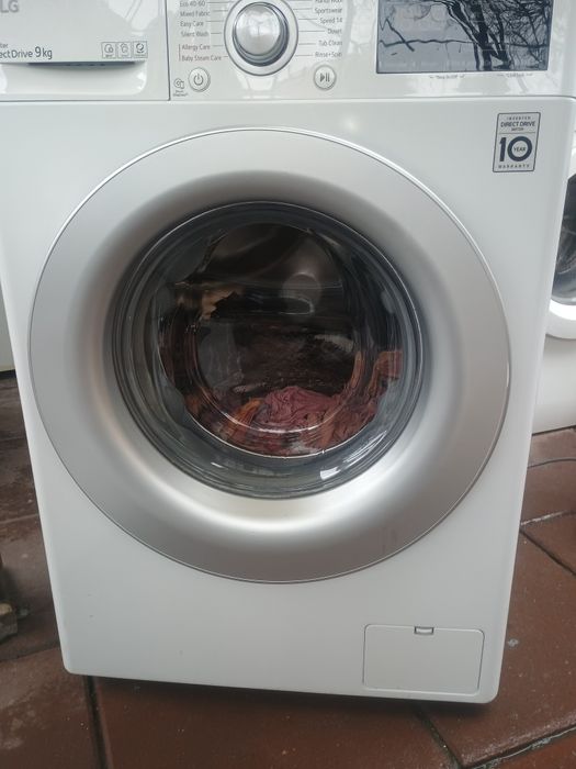 Mașină de spălat model impecabil 9 kg