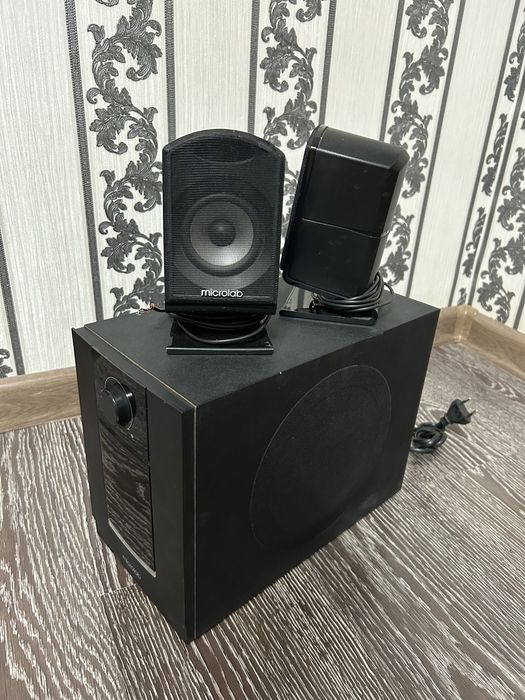 сабвуфер + 2 колонки