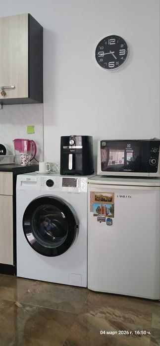 Дава се под наем напълно обзаведено студио в кв. Сарафово, гр. Бургас