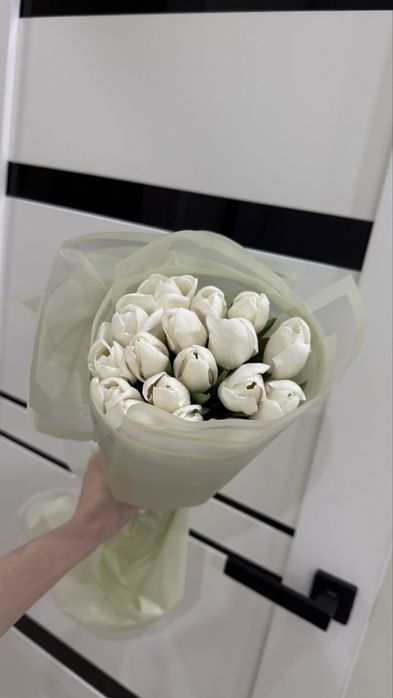 Букет 17 и 15 тюльпанов