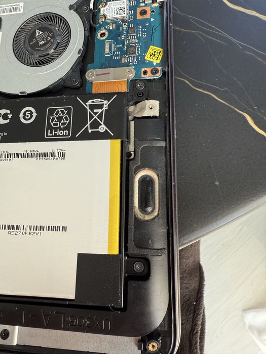 Asus UX305L pentru PIESE