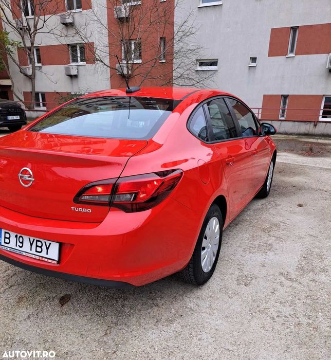 Opel Astra J (Sedan) 1.4 turbo 140 CP benzina