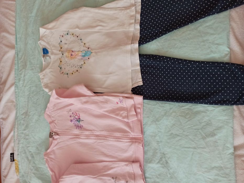 Детско долнище с горнище и блузка