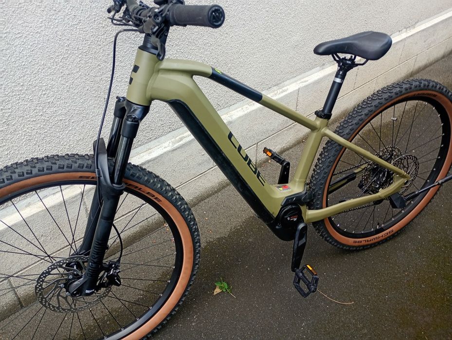 Bicicleta electrica Cube 750