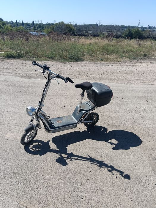 Vând scuter electric