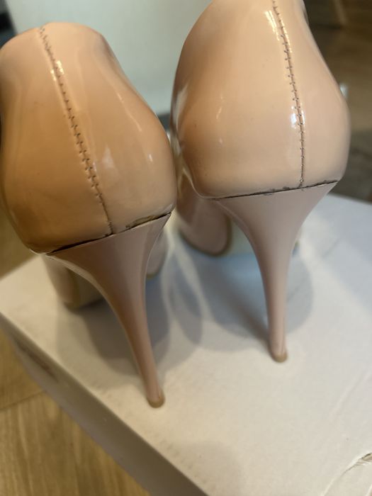 Pantofi stiletto