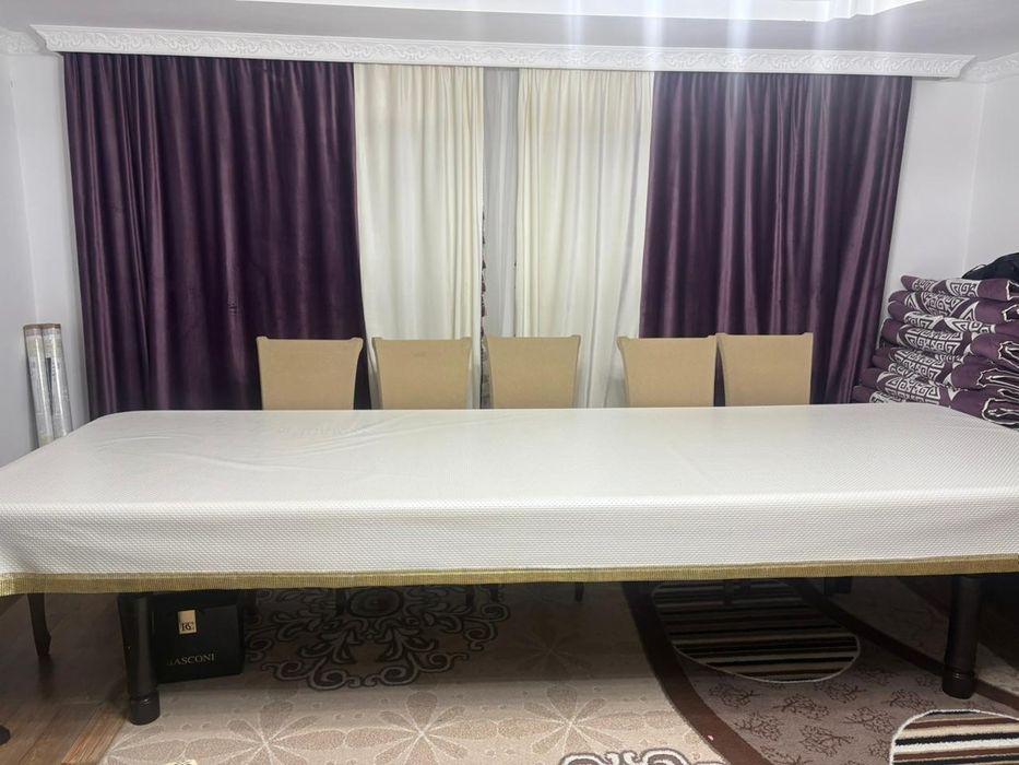 Стол продается без стульев