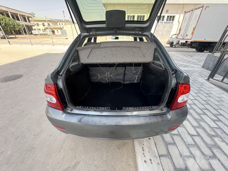 Lada priora 2172 sotiladi