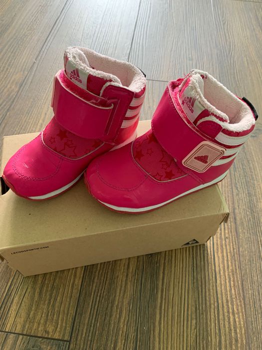 Детски обувки различни номера.