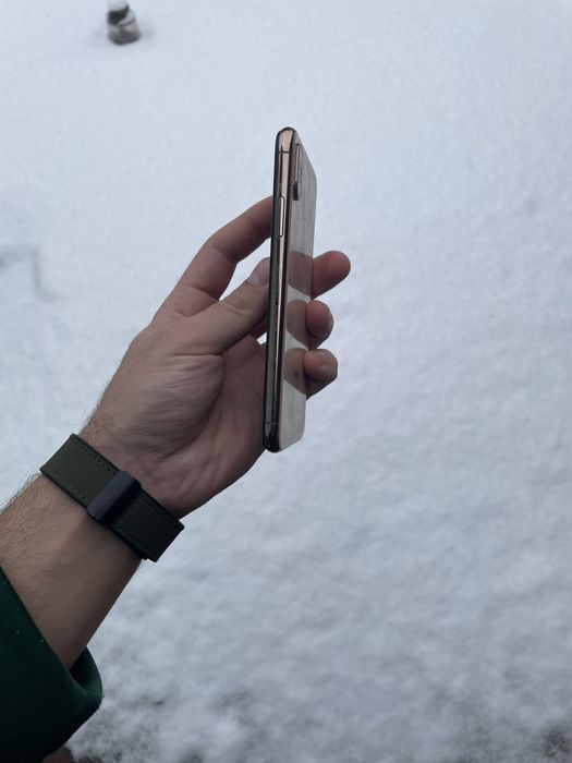 Продам телефон  Айфон Xs