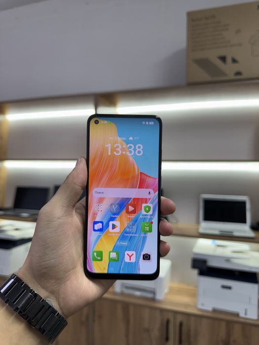 Oppo A78.