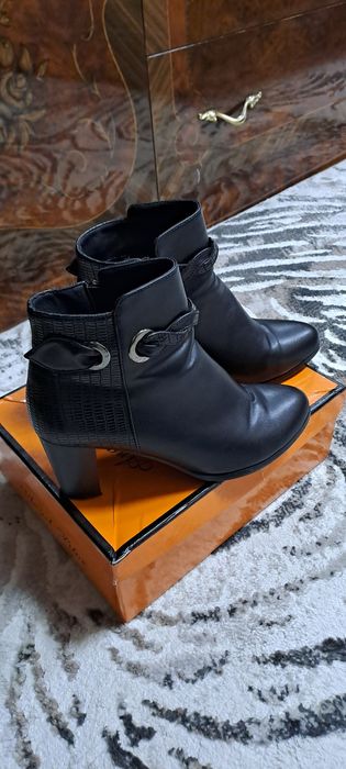 Продаётся женская обувь в отличном состоянии