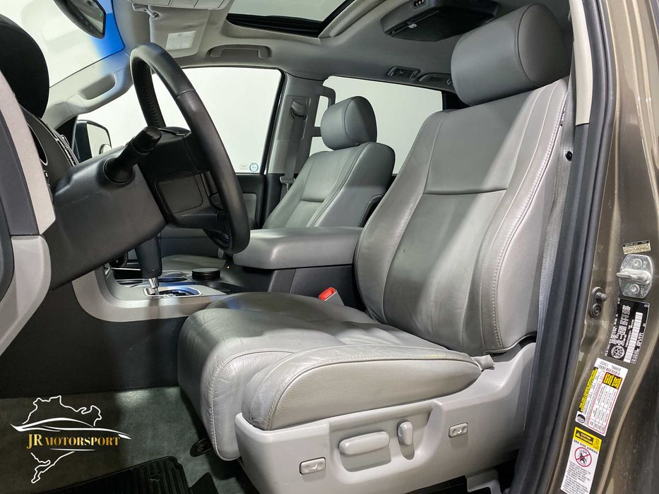 Toyota Sequoia 4.6 V8