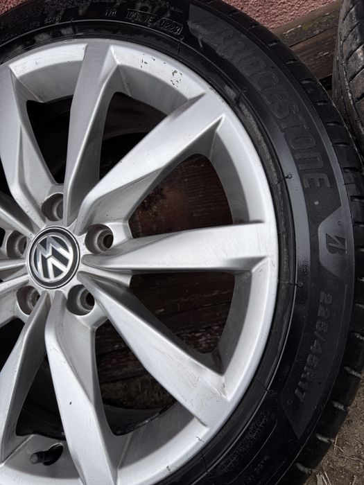 Jante Golf 6  225/45R17  Bridgestone