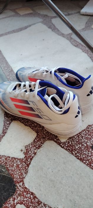 Бутонки Adidas и Nike