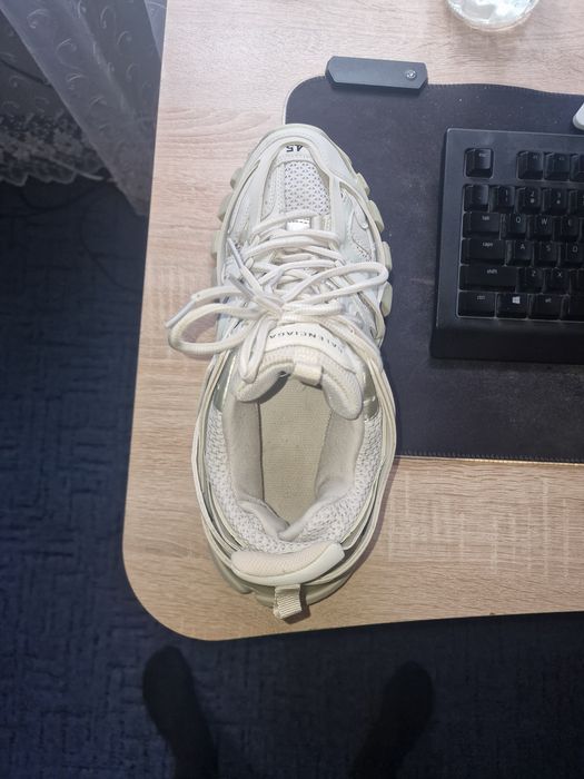 Balenciaga White track