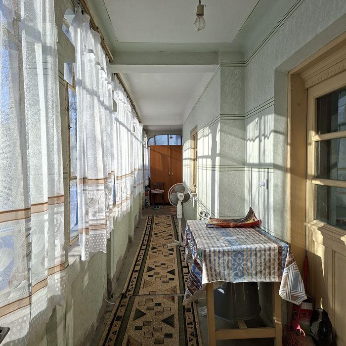 Casa batrineasca de vinzare