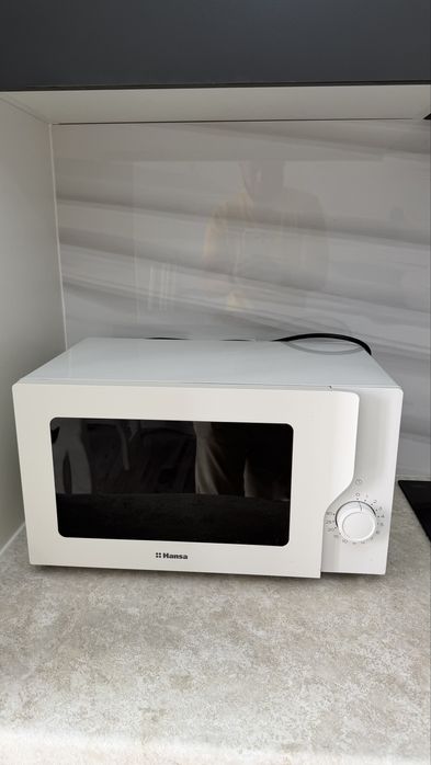 Микроволновка Hansa