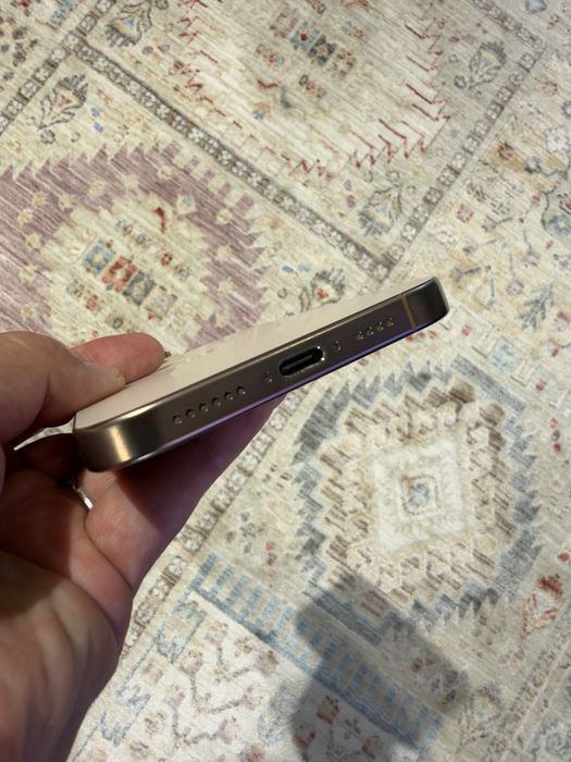 Продам iPhone 16 Pro Max (256 ГБ)