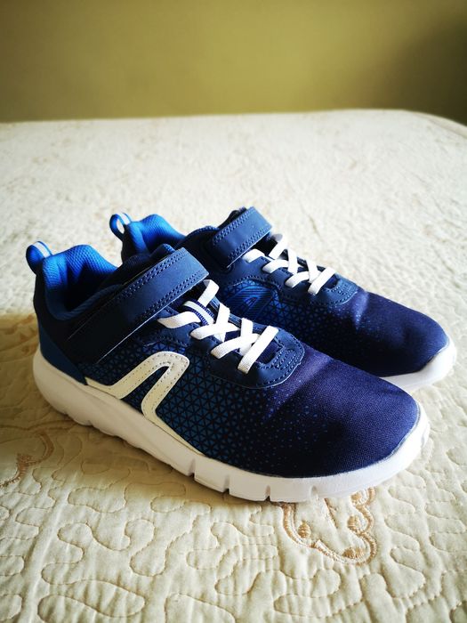 Adidași baieți mărime 37