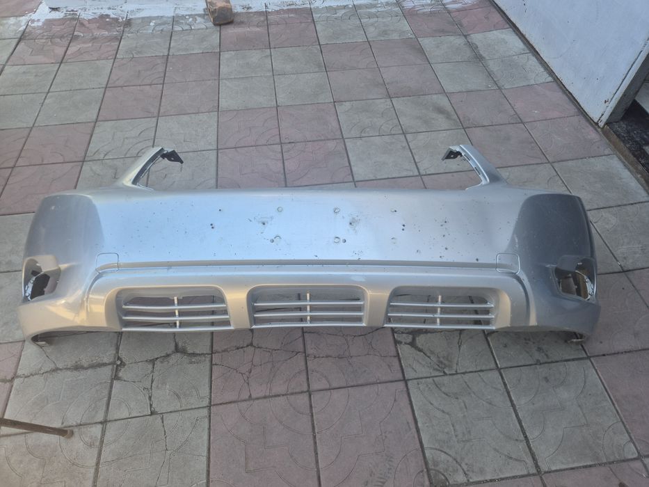 Продам бампер на тойота хайлендер 2