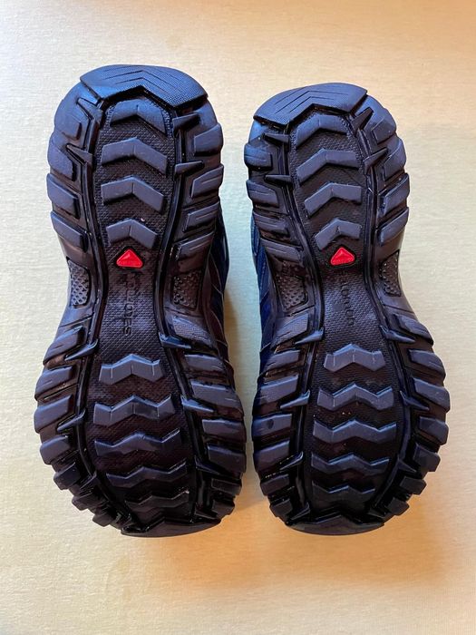 Vând pantofi damă Salomon, impermeabili, membrană Gore-tex, mărimea 36