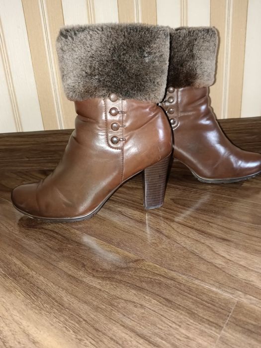 Продам зимние полусапожки