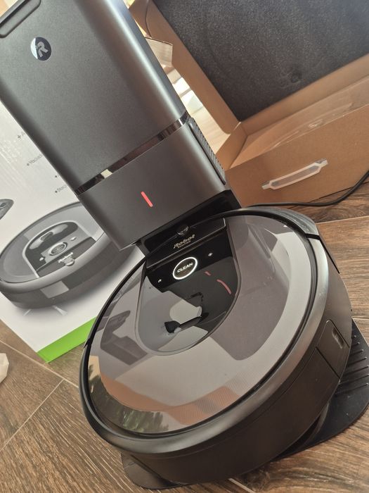 Прахосмукачка робот Irobot Roomba i7+ с ПОДАРЪК аксесоари