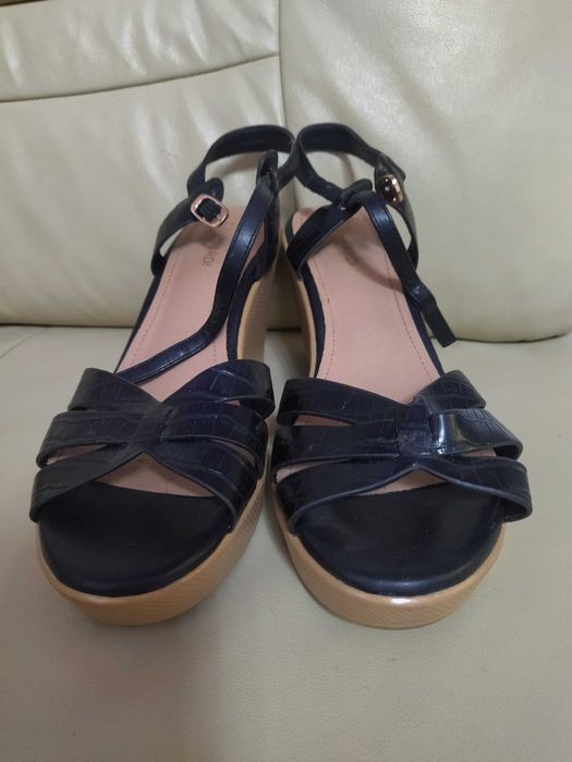 Босоножки новые, размер 38