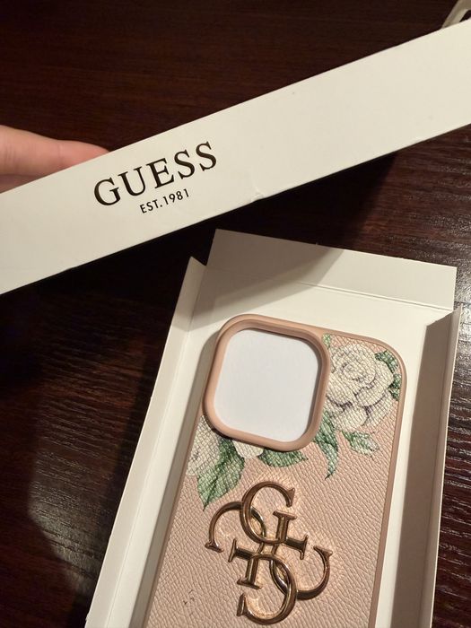 Калъф за Iphone 16 pro Guess