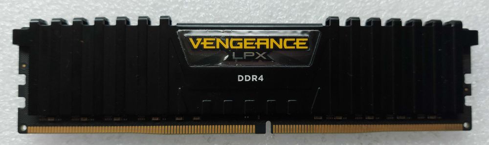 Memorie 32GB DDR4 3200Mhz CORSAIR Vengeance LPX
