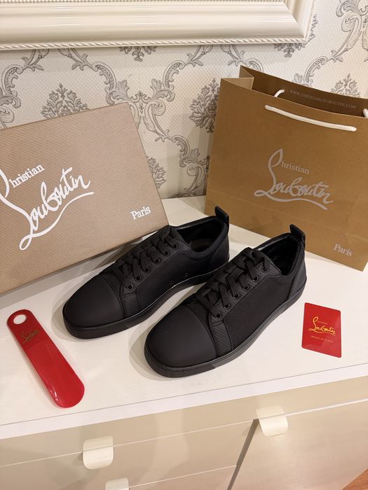 Christian Louboutin обувки