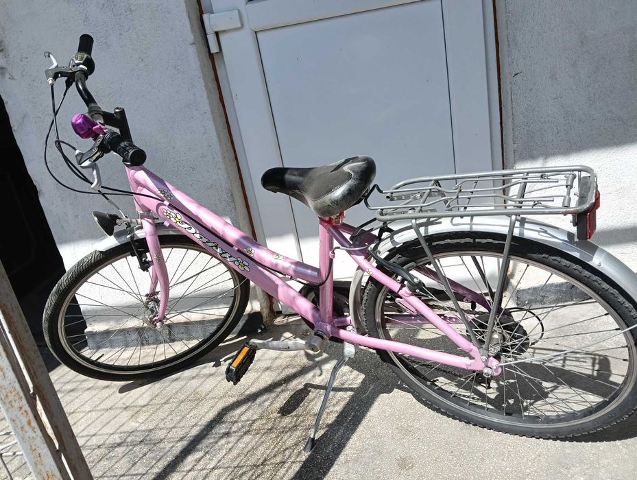 Vând bicicletă pentru fete