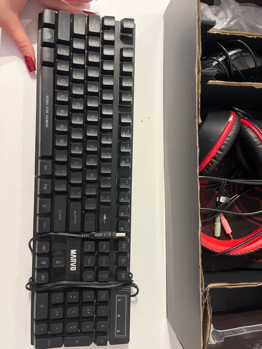 Marvo Геймърски Комплект 4 в 1 клавиатура, мишка, mouse pad, слушалки