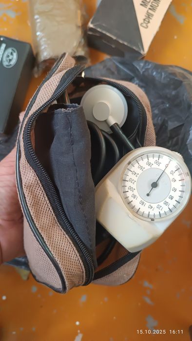 Продам. Медицинский танометр на зап. Части
