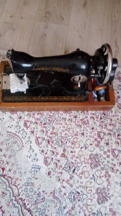 машинка швейная б/у