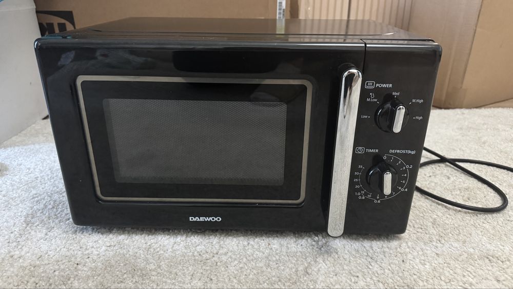 Cuptor cu microunde Daewoo KOR-6S20K-1, 20 l, 700 W, Mecanic, Negru