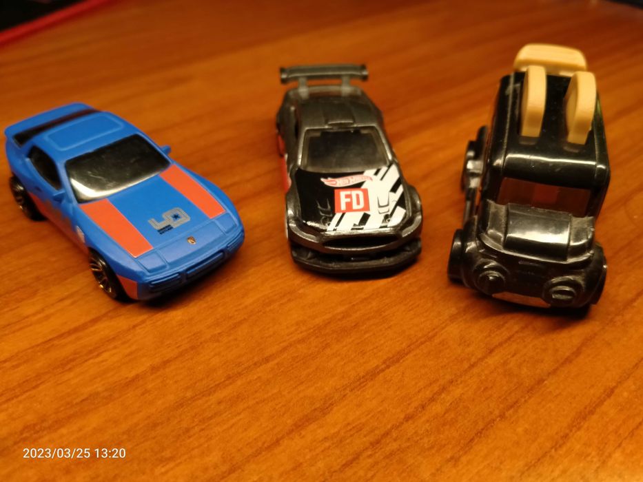 Комплект машинок 3шт hotwheels
