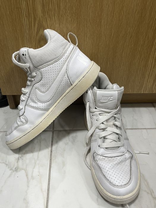 Bascheți Nike mid-cut