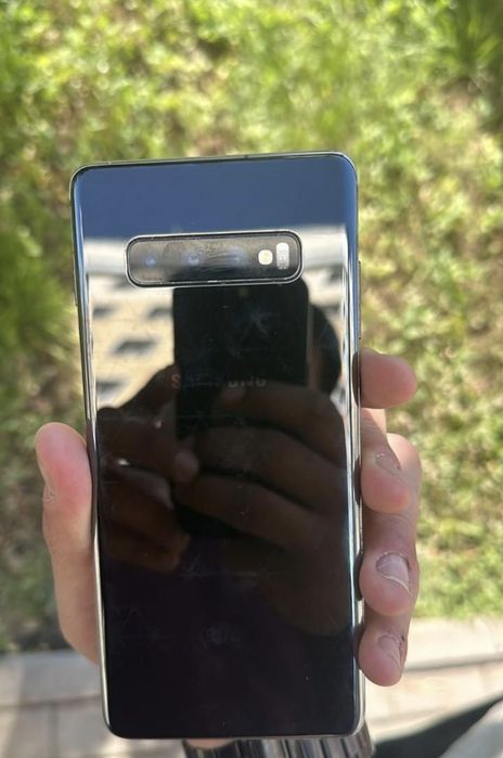 Samsung galaxy S10PLUS.