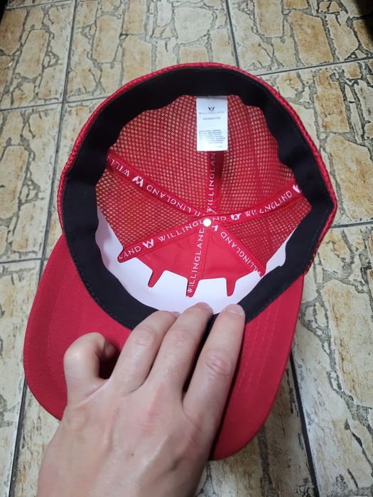 Sapca noua cu eticheta