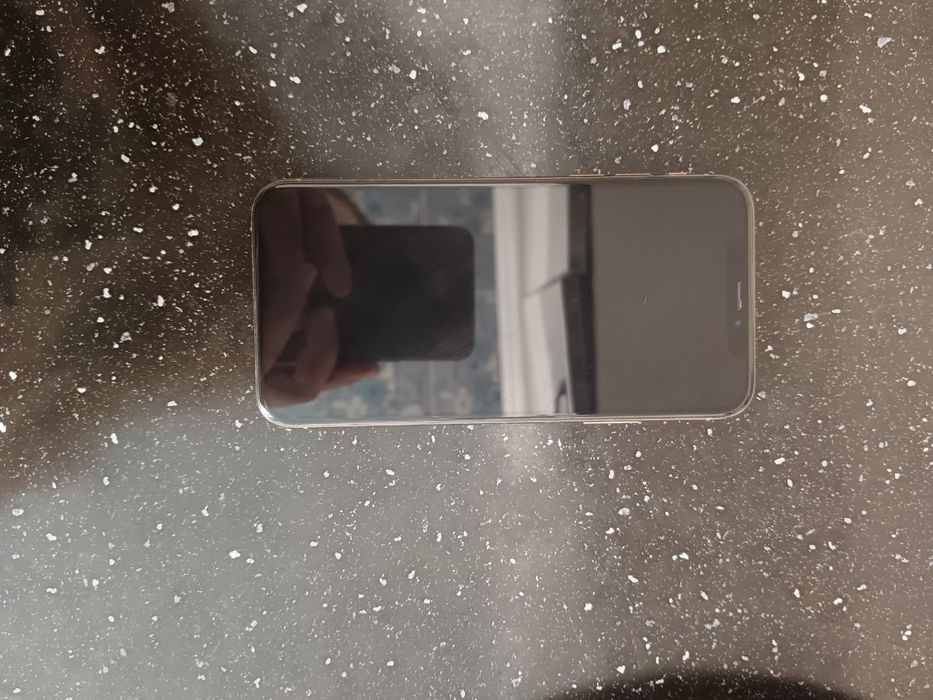 Ipone XS sotiladi. Продается iPhone XS.