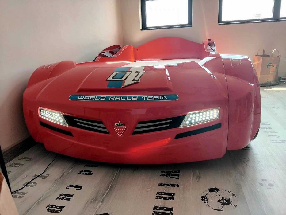 Продавам 2 броя оригинални детски легла-кола  Biturbo – червени с матраци