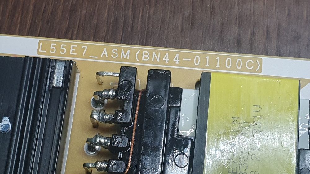 Dezmembrez TV QLED SAMSUNG  

Model: GQ50Q60AAU 

Sursă: BN44-01100C
P