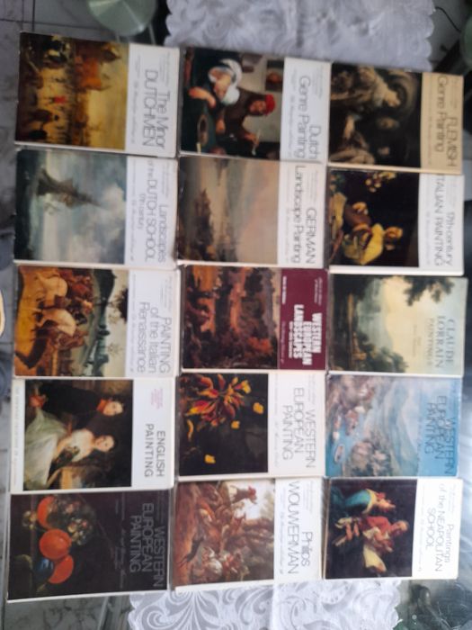 Каталози със снимки на художествени галерии