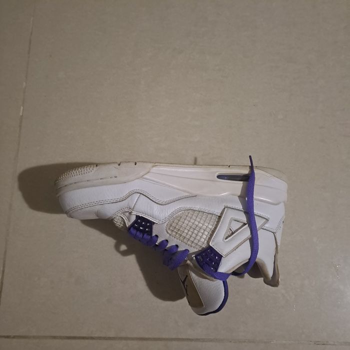 Продавам jordan 4 travis scott 1 I travis scott lol