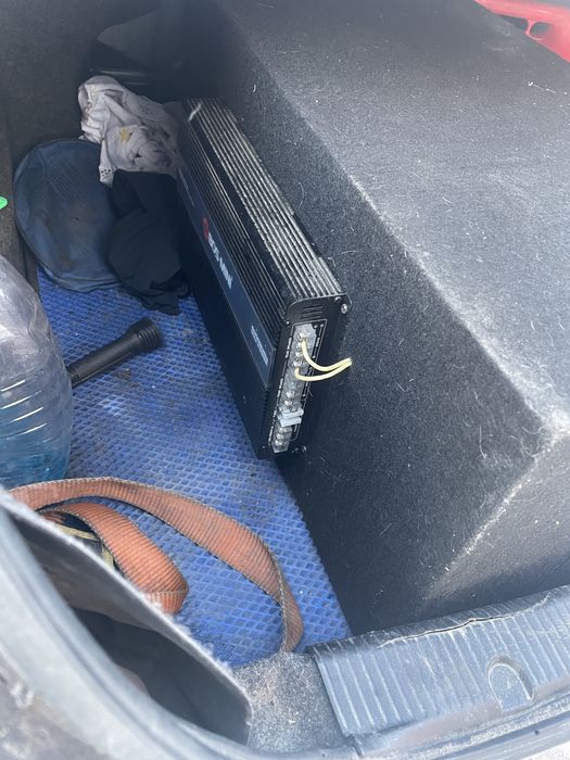 Продам сабвуфер 1600 W