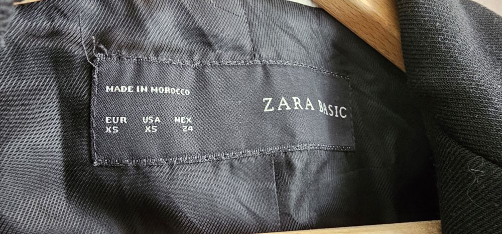 Черно палто на Zara